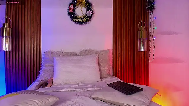 Snapshot of EvaGoddess_ chatting on December 13, 2025, 8:14 pm EvaGoddess online show from December 13, 2025, 8:14 pm