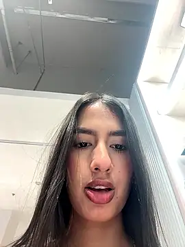 Julieta Duque online show from January 9, 2026, 10:22 pm