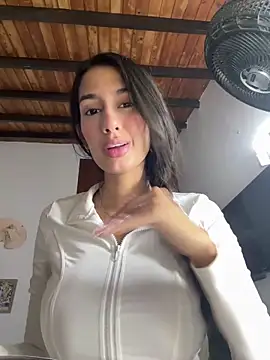Julieta Duque online show from March 17, 2026, 4:06 am