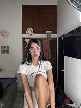 Julieta Duque online show from March 25, 2026, 2:17 am