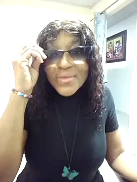 Snapshot of SONDRADAYAN chatting on October 3, 2025, 1:13 am SONDRADAYAN online show from October 3, 2025, 1:13 am