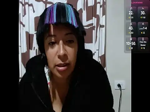 Acelinrose online show from March 12, 2026, 1:23 am