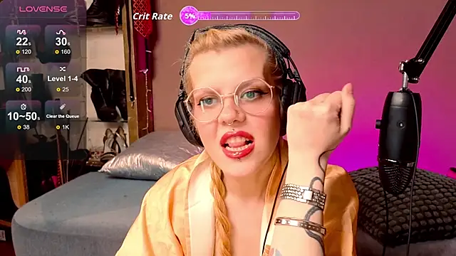 tacodeluxxxe online show from November 23, 2025, 10:53 pm