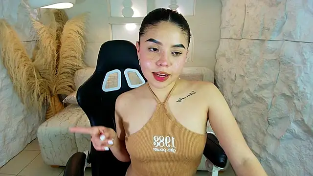 ambarina r online show from October 21, 2025, 3:07 am