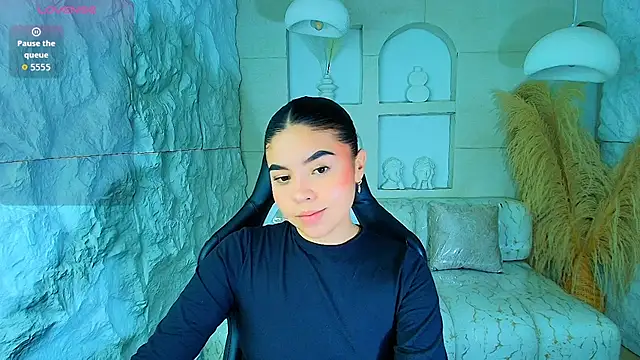 ambarina r online show from December 4, 2025, 3:38 am