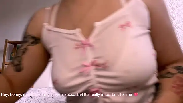 SabrinaFolts online show from October 3, 2025, 9:06 am