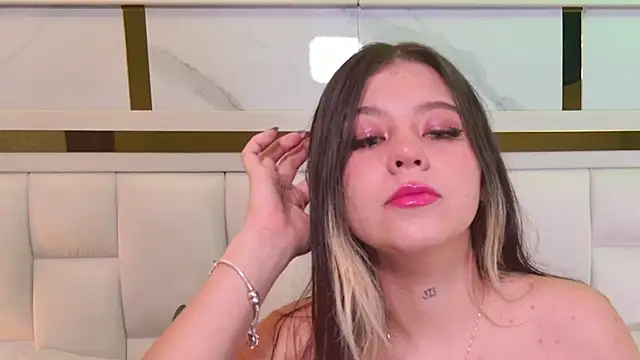 Snapshot of samanthaa_sm chatting on December 17, 2025, 12:00 pm samanthaa sm online show from December 17, 2025, 12:00 pm