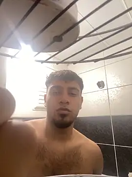 astoperaa online show from October 17, 2025, 2:08 pm