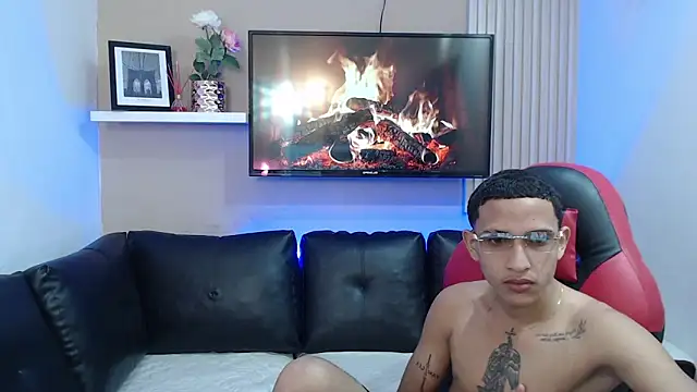 Snapshot of DEIV2_ chatting on November 15, 2025, 9:11 pm DEIV2 online show from November 15, 2025, 9:11 pm