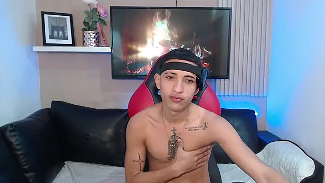 Snapshot of DEIV2_ chatting on November 25, 2025, 6:41 pm DEIV2 online show from November 25, 2025, 6:41 pm