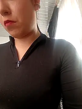 Snapshot of _Luna-1 chatting on October 7, 2025, 6:05 pm Luna-1 online show from October 7, 2025, 6:05 pm
