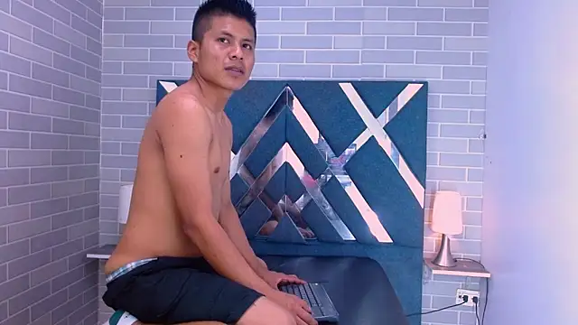 marcus hans  online show from November 10, 2025, 7:13 pm