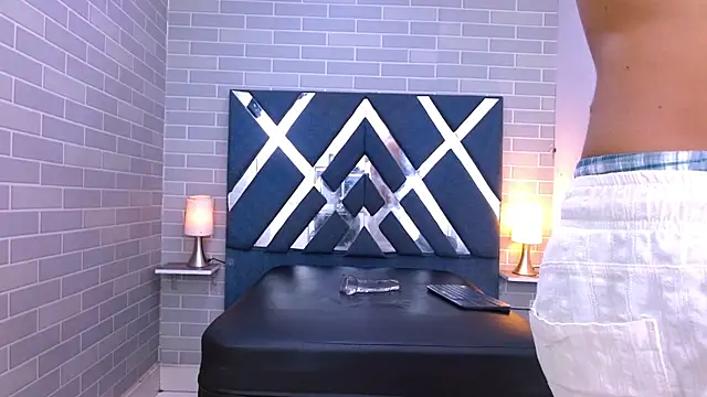 marcus hans  online show from November 17, 2025, 6:35 pm