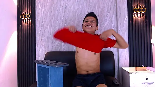 marcus hans  online show from November 22, 2025, 8:08 pm