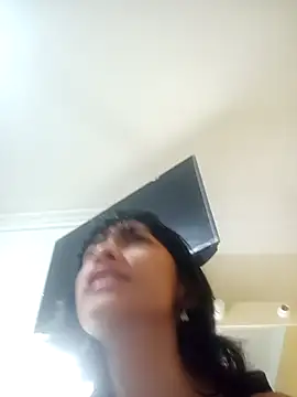 xoxo milk online show from October 7, 2025, 4:48 pm