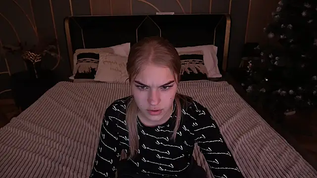 Snapshot of AlinaLiii chatting on January 14, 2026, 6:41 am AlinaLiii online show from January 14, 2026, 6:41 am