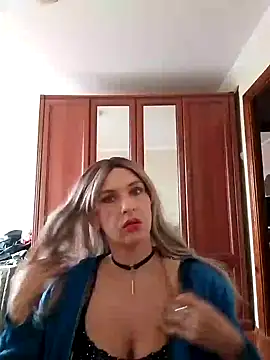 LaraDiva7799 online show from September 29, 2025, 6:51 am