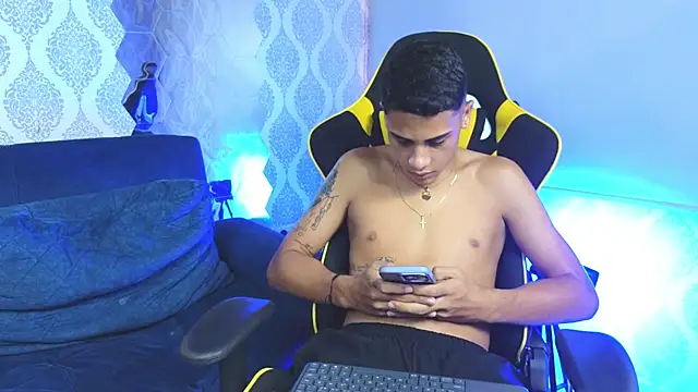 Snapshot of Twink_davidxx chatting on September 22, 2025, 7:27 pm Twink davidxx online show from September 22, 2025, 7:27 pm