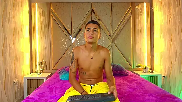 Snapshot of Twink_davidxx chatting on September 27, 2025, 7:41 pm Twink davidxx online show from September 27, 2025, 7:41 pm
