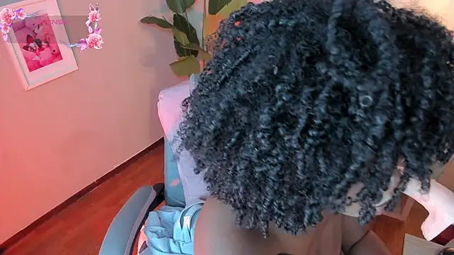 kehlannis  online show from February 26, 2026, 8:08 pm