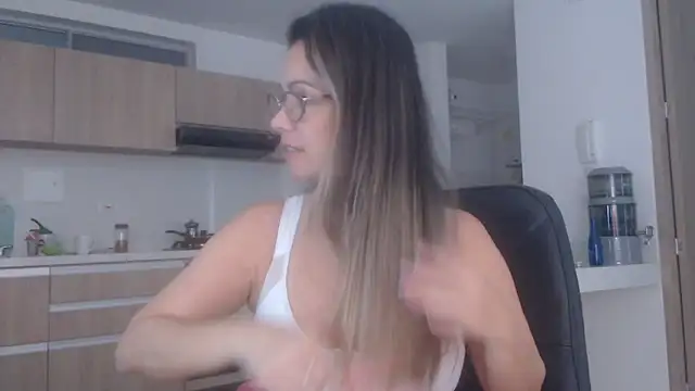 LovePaula online show from June 22, 2026, 12:35 pm