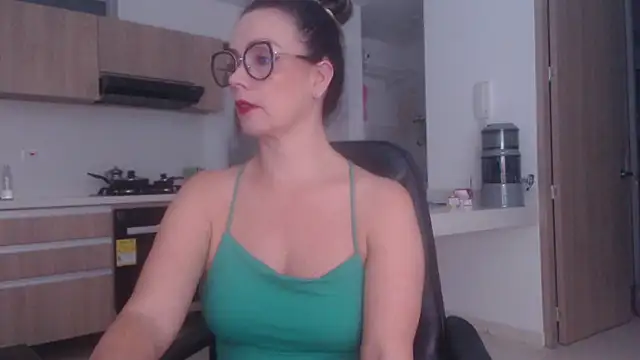 LovePaula online show from June 29, 2026, 11:16 pm