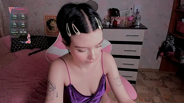 margopink online show from November 12, 2025, 3:45 pm