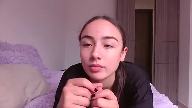 Snapshot of Innerpeace_ chatting on October 19, 2025, 7:25 pm Innerpeace online show from October 19, 2025, 7:25 pm