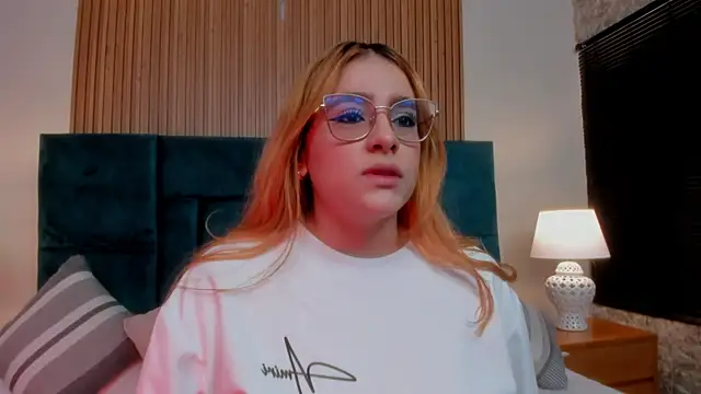 Amber kiss  online show from April 10, 2026, 6:23 pm