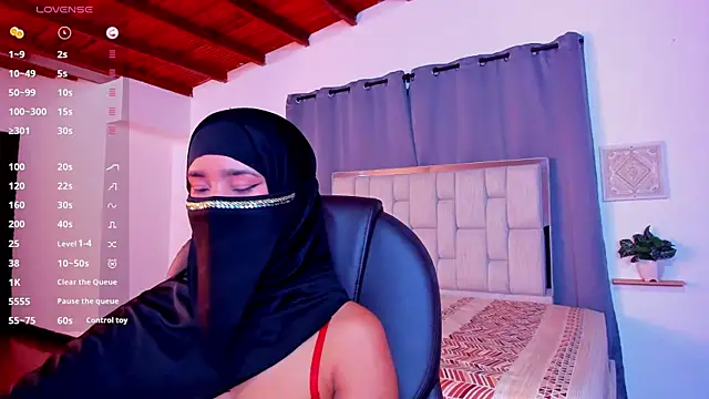 kalila latif online show from December 17, 2025, 2:17 am