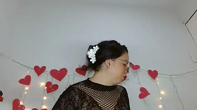 Snapshot of Alice_pussyhairy chatting on February 16, 2026, 7:59 am Alice pussyhairy online show from February 16, 2026, 7:59 am