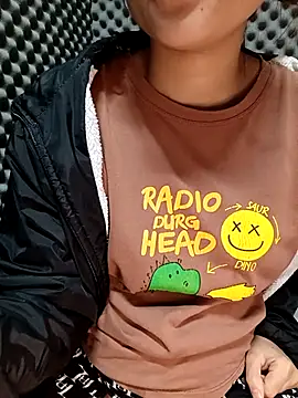 Pipi23  online show from December 2, 2025, 2:12 pm