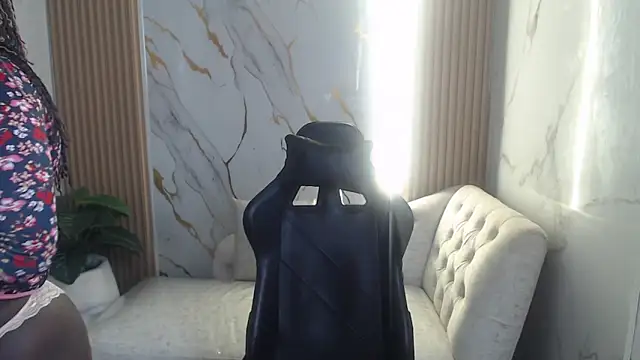 Snapshot of Soffia_b chatting on October 28, 2025, 3:10 am Soffia b online show from October 28, 2025, 3:10 am