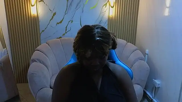 Snapshot of Soffia_b chatting on November 29, 2025, 8:01 pm Soffia b online show from November 29, 2025, 8:01 pm