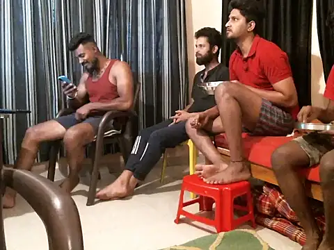 Snapshot of erectedroddd chatting on March 6, 2026, 5:37 am erectedroddd online show from March 6, 2026, 5:37 am