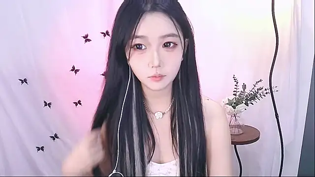 Miao-Maimiao online show from December 3, 2025, 12:58 pm