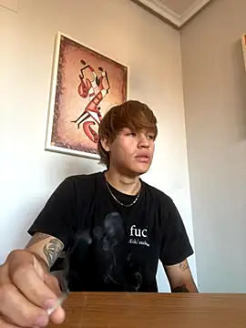 fezgrosso online show from November 10, 2025, 2:27 pm