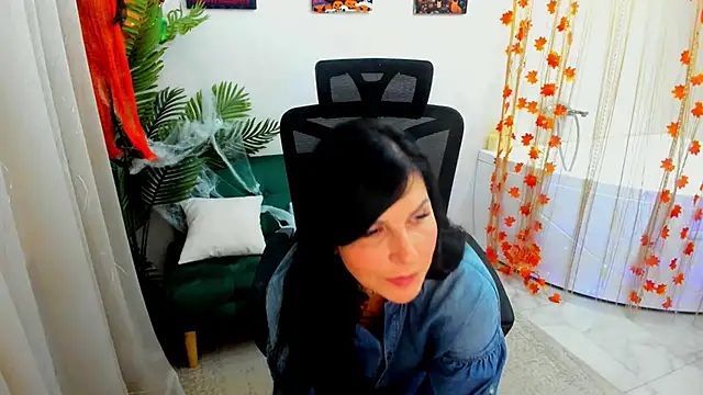 Moon Veloure1 online show from October 20, 2025, 4:46 am