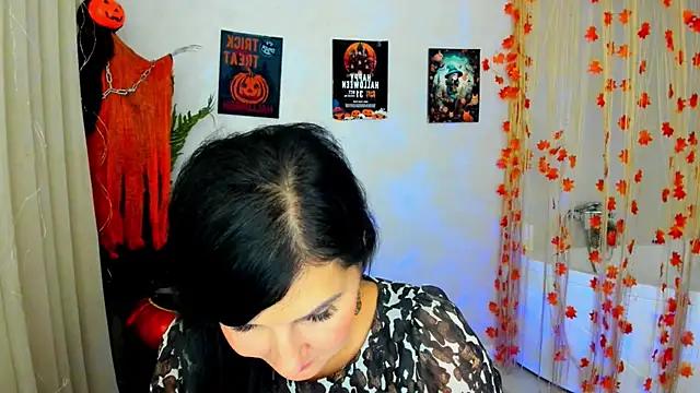 Moon Veloure1 online show from October 26, 2025, 12:00 pm