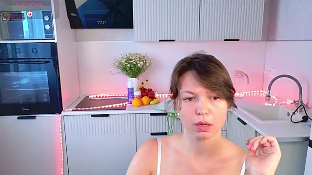 EllaCanny online show from May 26, 2026, 5:03 am
