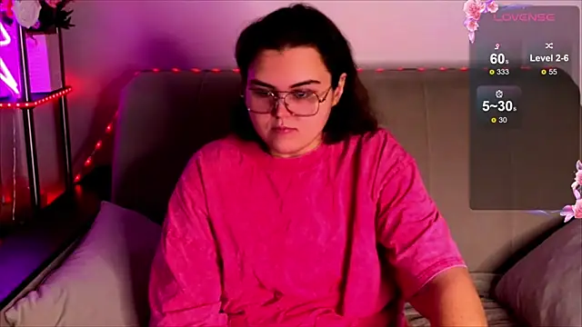 Snapshot of chatting on November 1, 2025, 4:14 am online show from November 1, 2025, 4:14 am