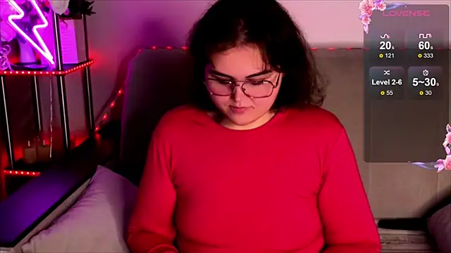 Snapshot of chatting on November 2, 2025, 4:37 am online show from November 2, 2025, 4:37 am