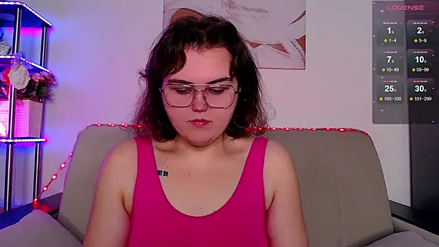 Snapshot of chatting on November 19, 2025, 4:34 am online show from November 19, 2025, 4:34 am