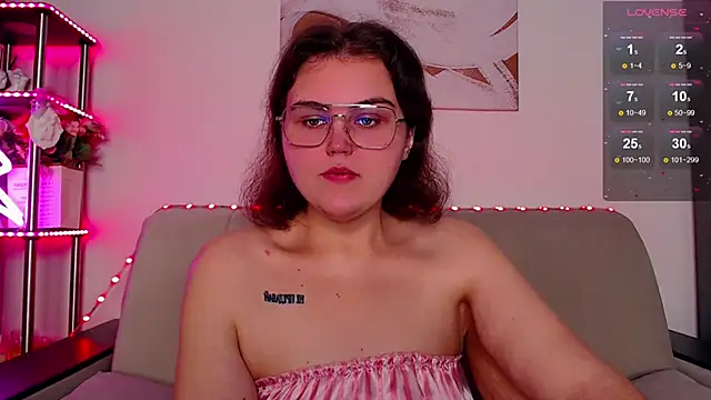 Snapshot of chatting on November 20, 2025, 3:50 am online show from November 20, 2025, 3:50 am