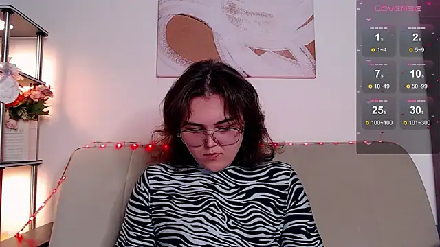 Snapshot of chatting on February 3, 2026, 6:22 am online show from February 3, 2026, 6:22 am