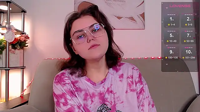 Snapshot of chatting on February 5, 2026, 4:28 am online show from February 5, 2026, 4:28 am