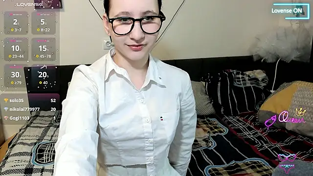 Snapshot of ChristinaFivePlus chatting on January 19, 2026, 10:19 am ChristinaFivePlus online show from January 19, 2026, 10:19 am