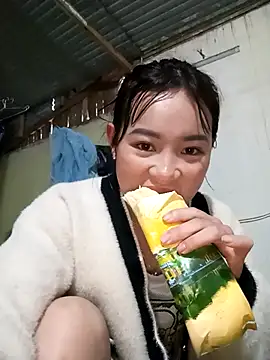 dorothyxx online show from November 3, 2025, 1:29 am