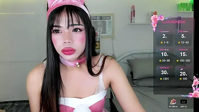 Snapshot of Lovely_naughtyLeii chatting on February 22, 2026, 8:02 am Lovely naughtyLeii online show from February 22, 2026, 8:02 am