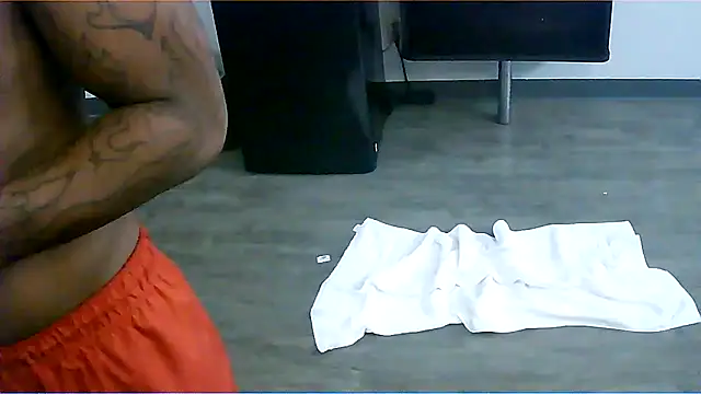 214KingLonggg online show from March 15, 2026, 10:21 am